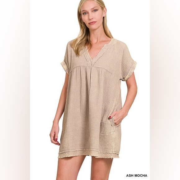 NWT Zenana Washed Double Gauze Raw Edge V Neck Dress - Picture 2 of 2